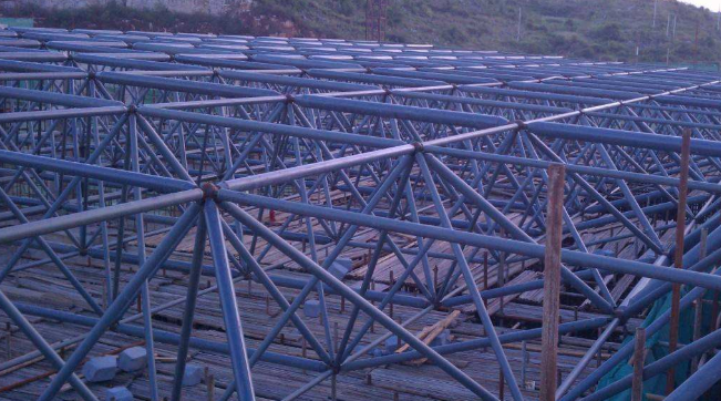 德宏概述网架加工中对钢材的质量的过细恳求